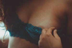 Lire la suite à propos de l’article Dans quels cas peut-on recourir à une réduction mammaire ?